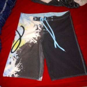 5 for $20 Girls (jr)size 5 Roxy Quicksilver swimming shorts great condition
